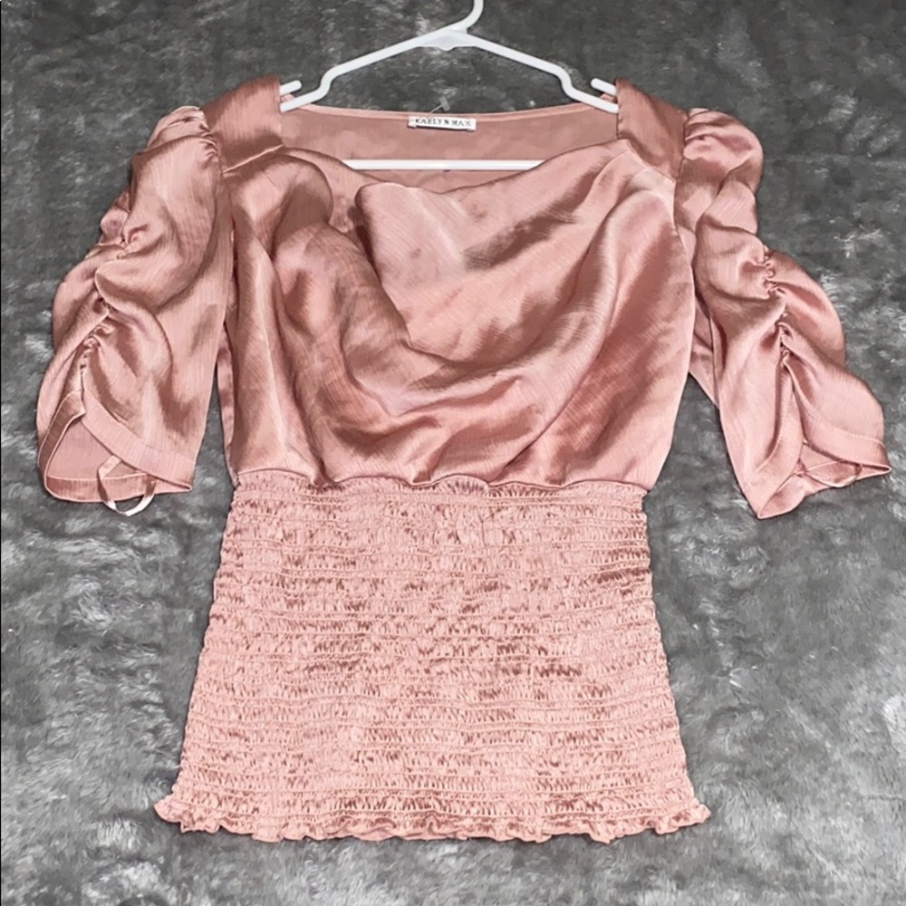 Kaelyn-Max beautiful light pink blouse